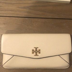 Tory Burch Kira clutch in New Cream